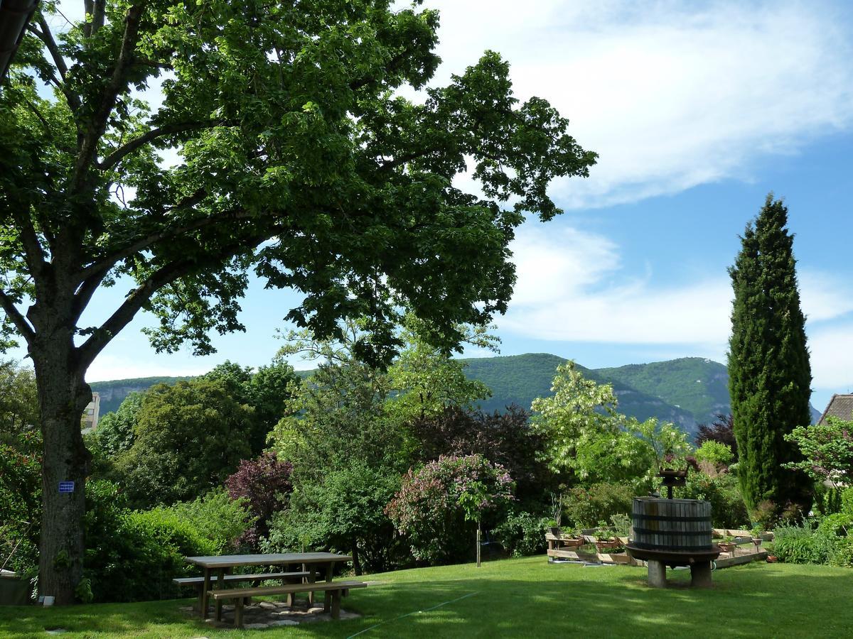 Bed and Breakfast Domaine Du Pressoir Ambilly Exterior foto