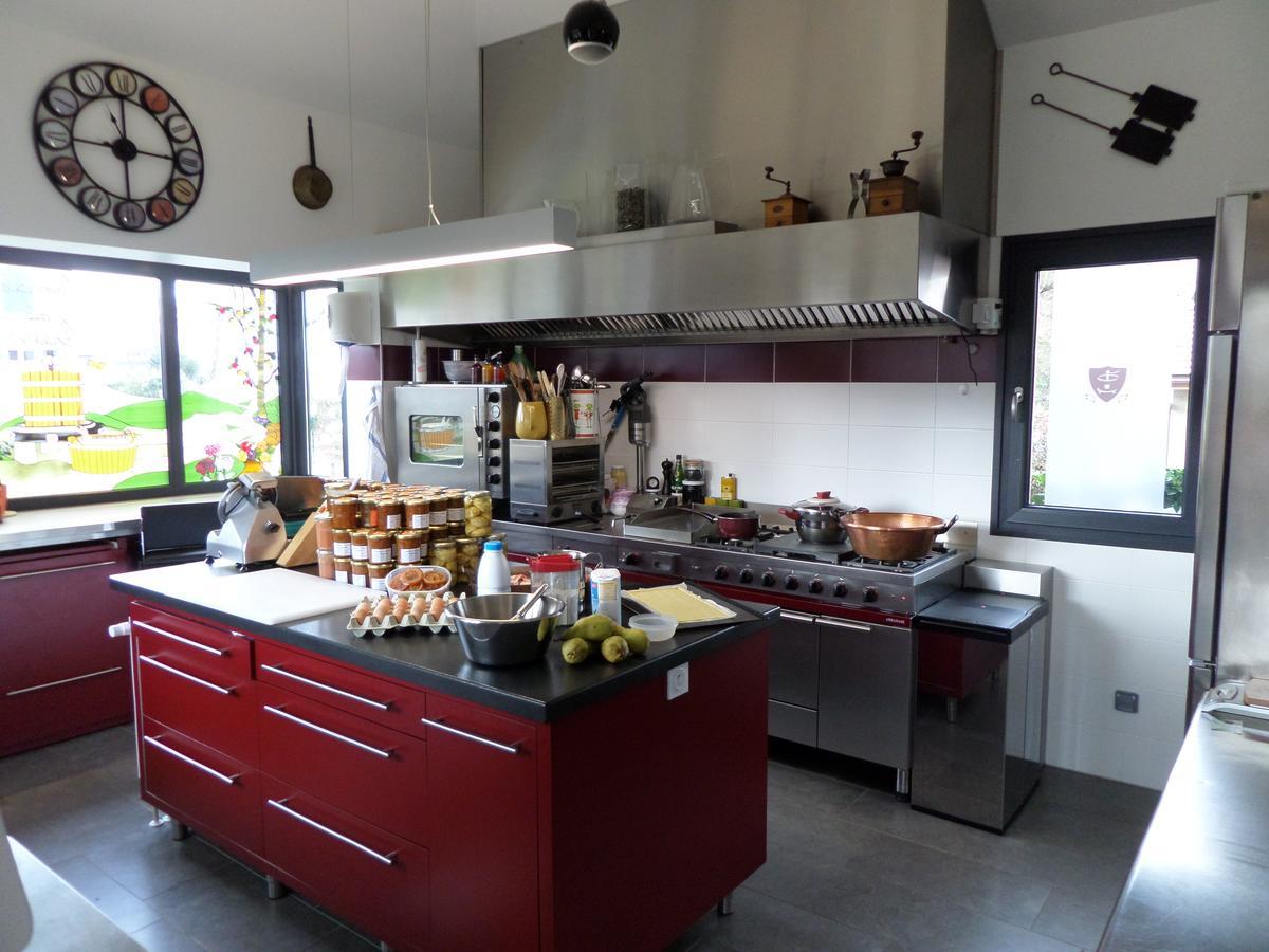 Bed and Breakfast Domaine Du Pressoir Ambilly Exterior foto