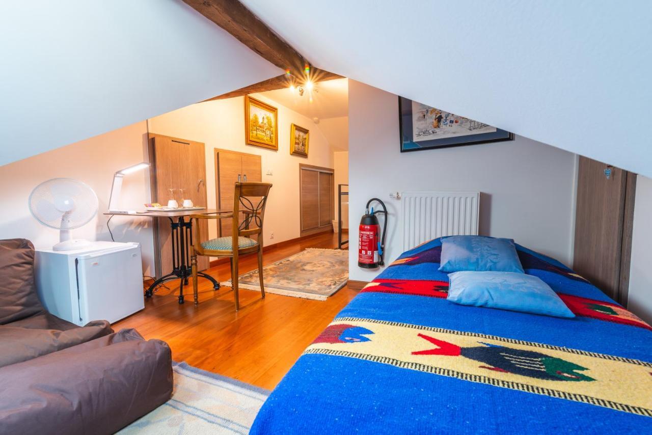 Bed and Breakfast Domaine Du Pressoir Ambilly Exterior foto