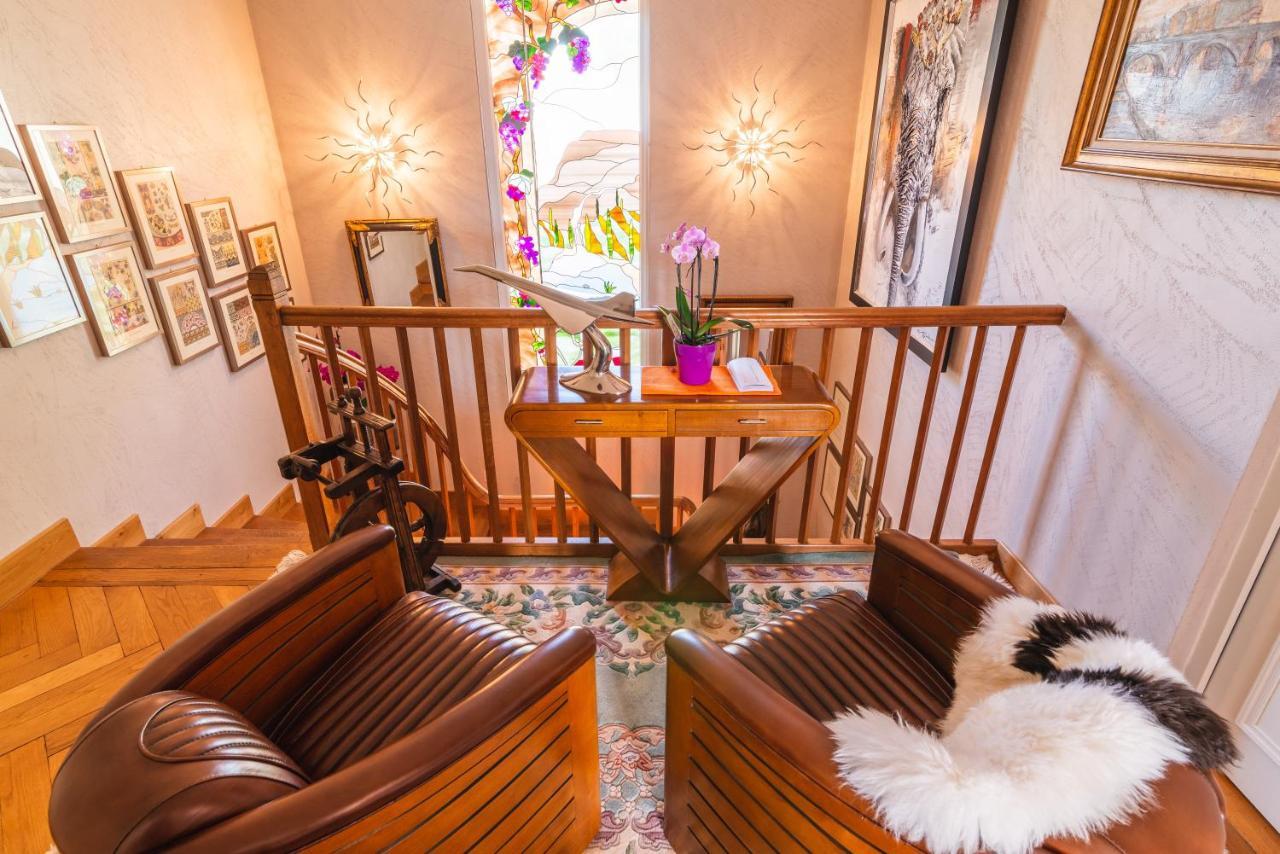 Bed and Breakfast Domaine Du Pressoir Ambilly Exterior foto