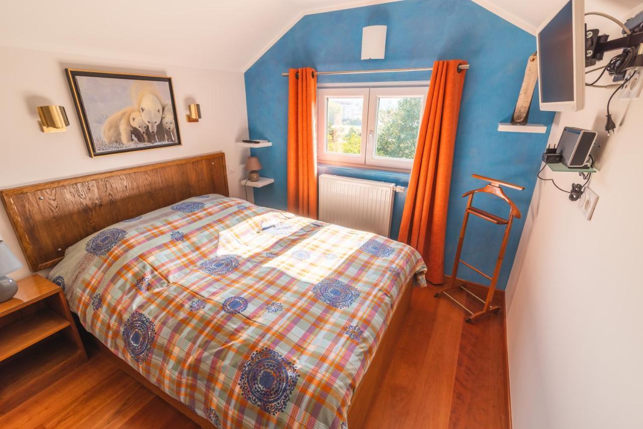 Bed and Breakfast Domaine Du Pressoir Ambilly Exterior foto