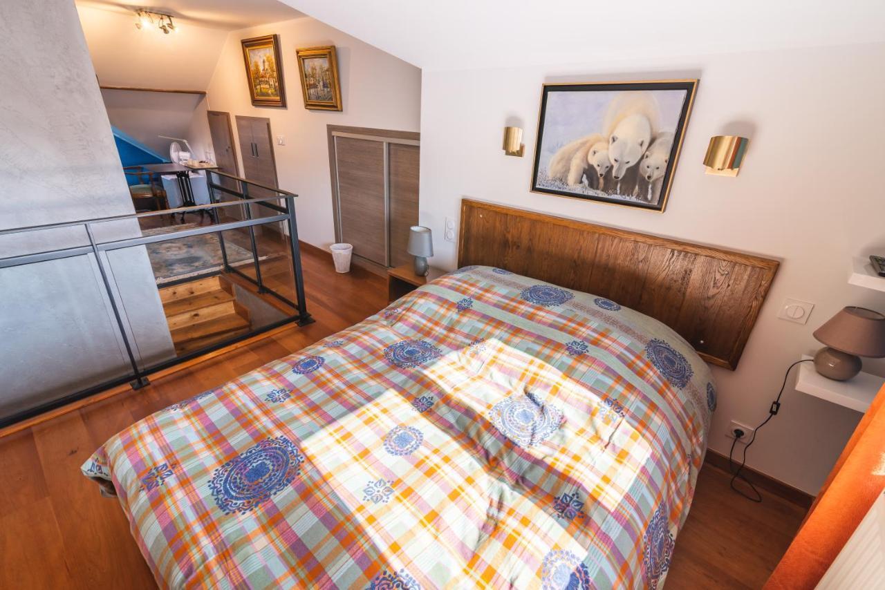 Bed and Breakfast Domaine Du Pressoir Ambilly Exterior foto