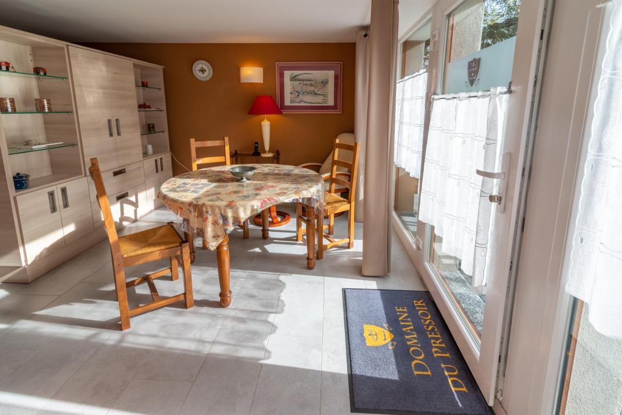 Bed and Breakfast Domaine Du Pressoir Ambilly Exterior foto